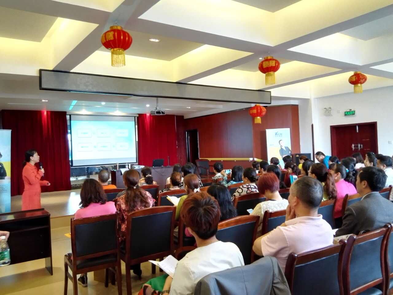 5月(yuè)15日(rì)高(gāo)考志(zhì)願填報(bào)公益活動報(bào)道(dào)